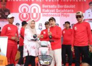 Gerak Jalan Santai Warnai Perayaan HUT ke-80 RI di Kecamatan Mekar Baru