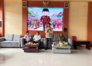 Anggota DPRD dan DLHK Banten Serahkan Alat Pencacah Sampah dan Hidroponik untuk Warga Desa Pisangan Jaya