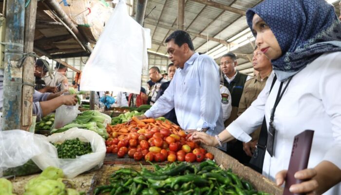 Harga Sembako Relatif Stabil, Bupati Tangerang Lakukan Monitoring di Pasar Mauk