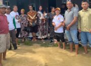 Ian Mulyana Bersama Relawan FPI Salurkan Bantuan Sembako untuk Korban Banjir di Mekar Baru