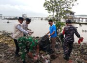 Sinergi Polresta Tangerang dan KNPI Gelar Korve Bersihkan Sampah di Pulau Cangkir, Kronjo