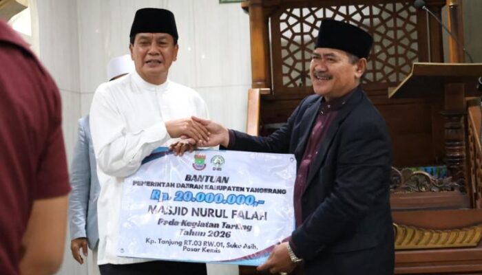 Jaga Kebersamaan Ramadhan, Bupati Tangerang Tarawih Keliling di Desa Sukaasih