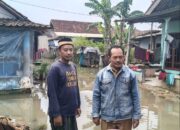 Camat Mekar Baru Meninjau Banjir di Sejumlah Desa Terdampak
