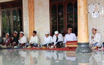 Ketua MUI Kecamatan Hadiri Pengajian Bulanan di Desa Mekar Baru