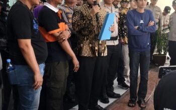 Temui Massa Aksi, H. Muhammad Amud Janji Sampaikan Aspirasi ke Pemerintah Pusat
