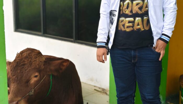 Polri Peduli, Kapolri Listyo Sigit Serahkan Hewan Qurban kepada Warga Tangerang